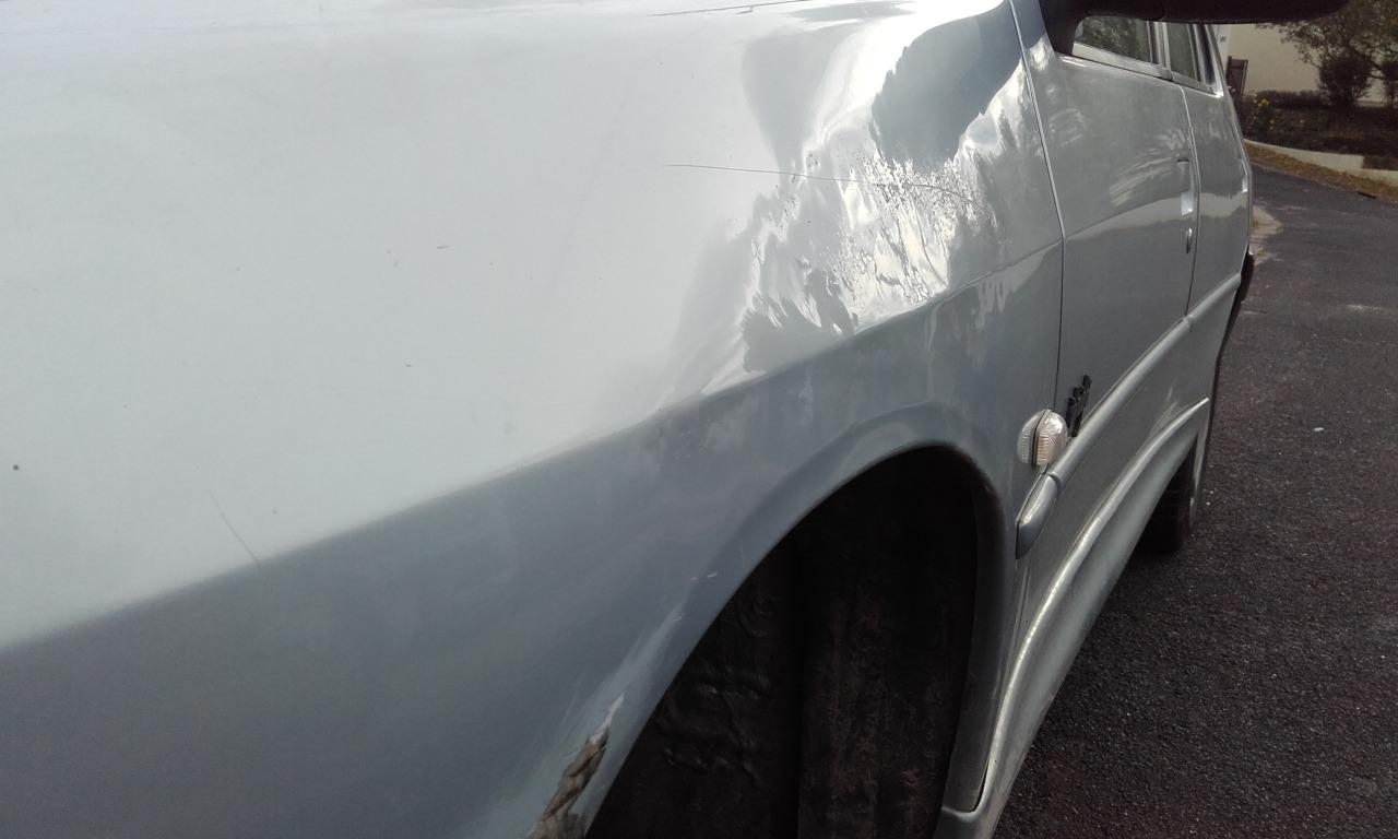 Lot de pièces PEUGEOT 305 NOMBREUSES PIECES LesAnciennes.com