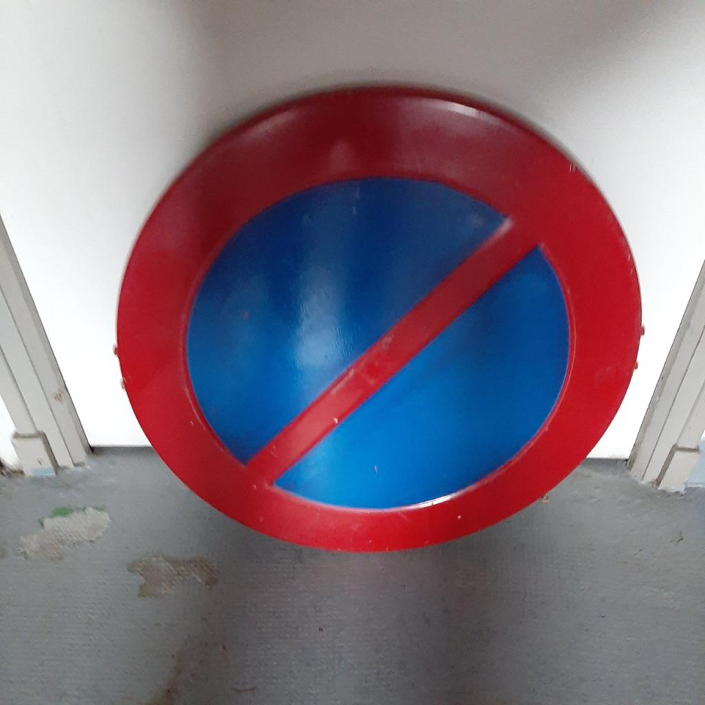 Panneau stationnement interdit ancien LesAnciennes.com