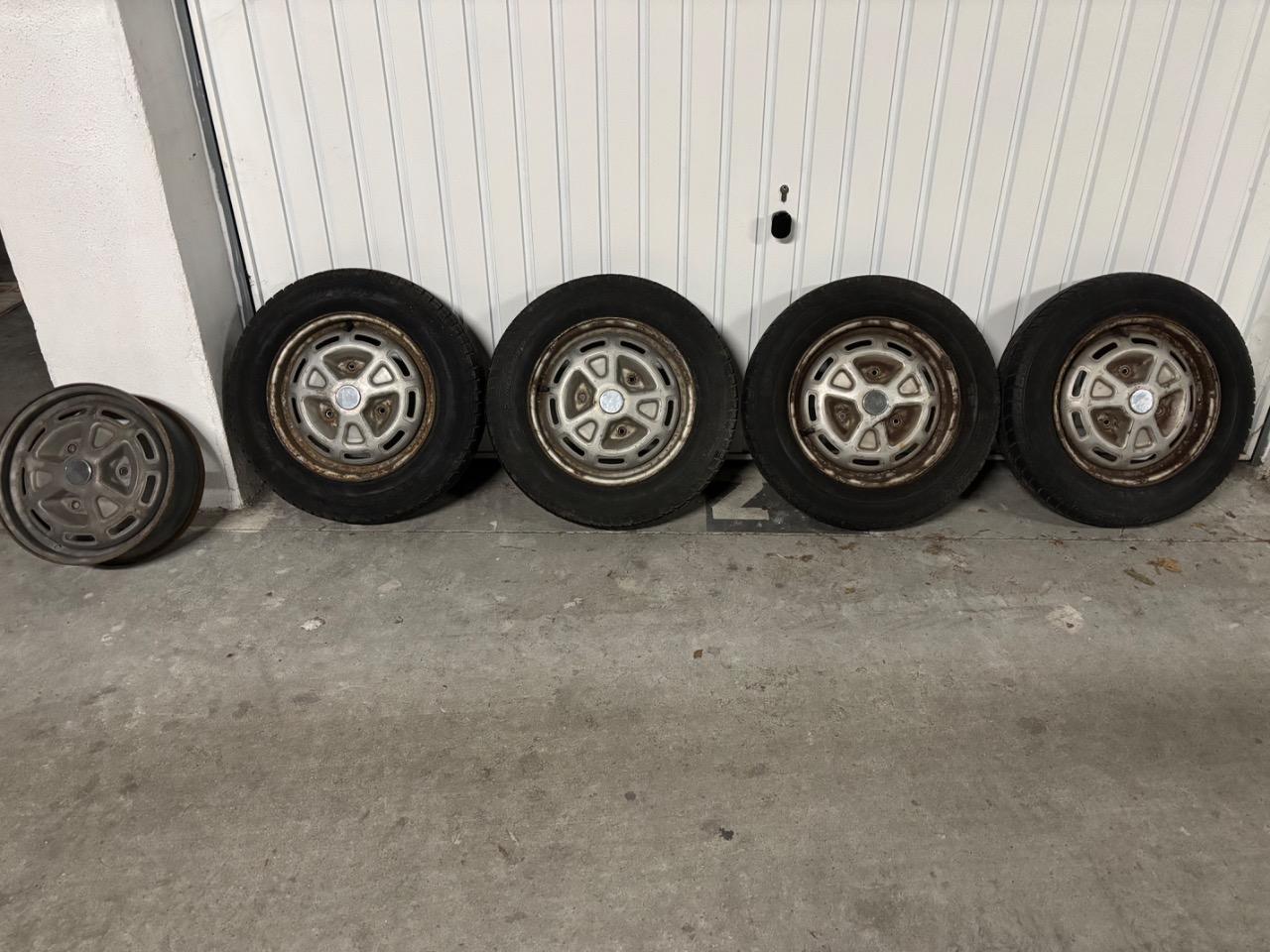 Pièces RENAULT 4L (R4L) LesAnciennes.com