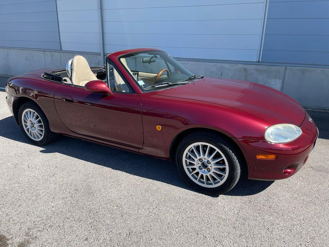 2003 Mazda MX-5 1.6L Mk2 NB LesAnciennes.com
