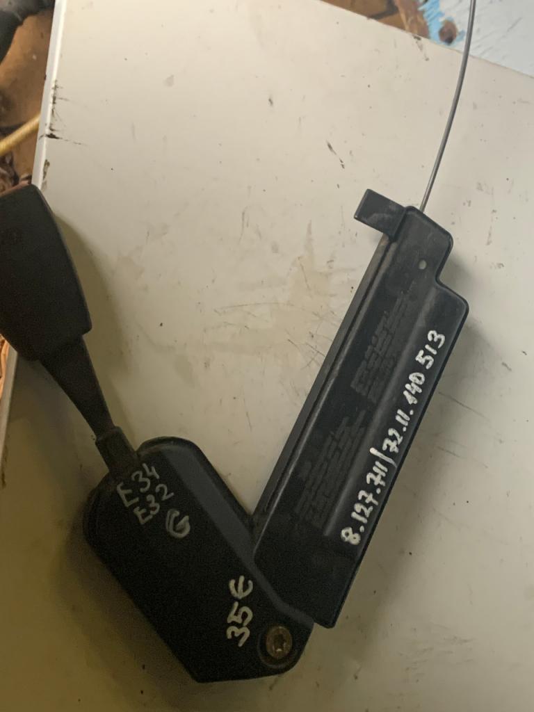 Attache ceinture sécurité G- BMW E 34/32 LesAnciennes.com