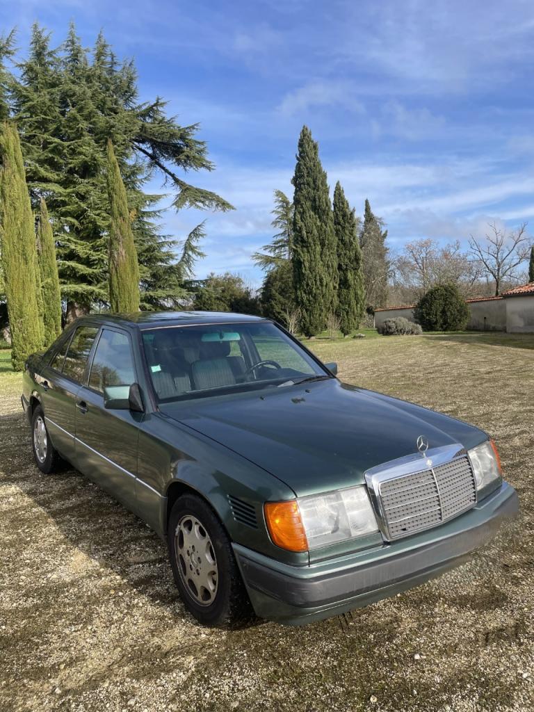 MERCEDES 300 D - 1993 LesAnciennes.com