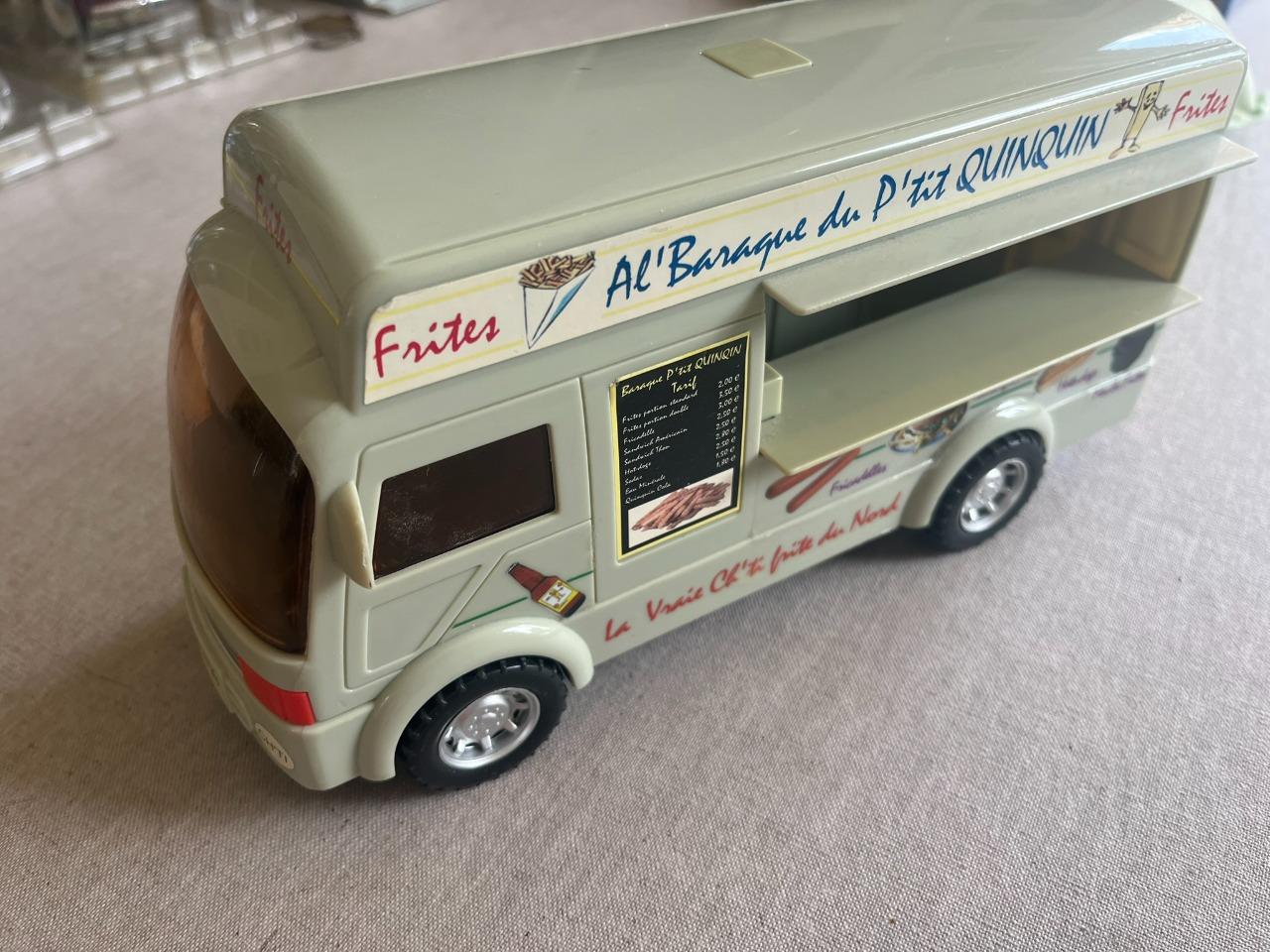 Collector camion « Baraque à frites » 1/18 LesAnciennes.com