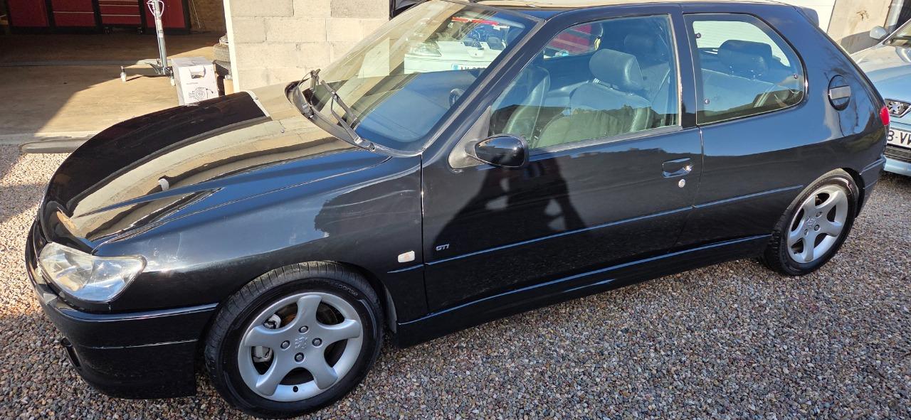 PEUGEOT 306 S16/GTi Premium Pack - 1999 LesAnciennes.com
