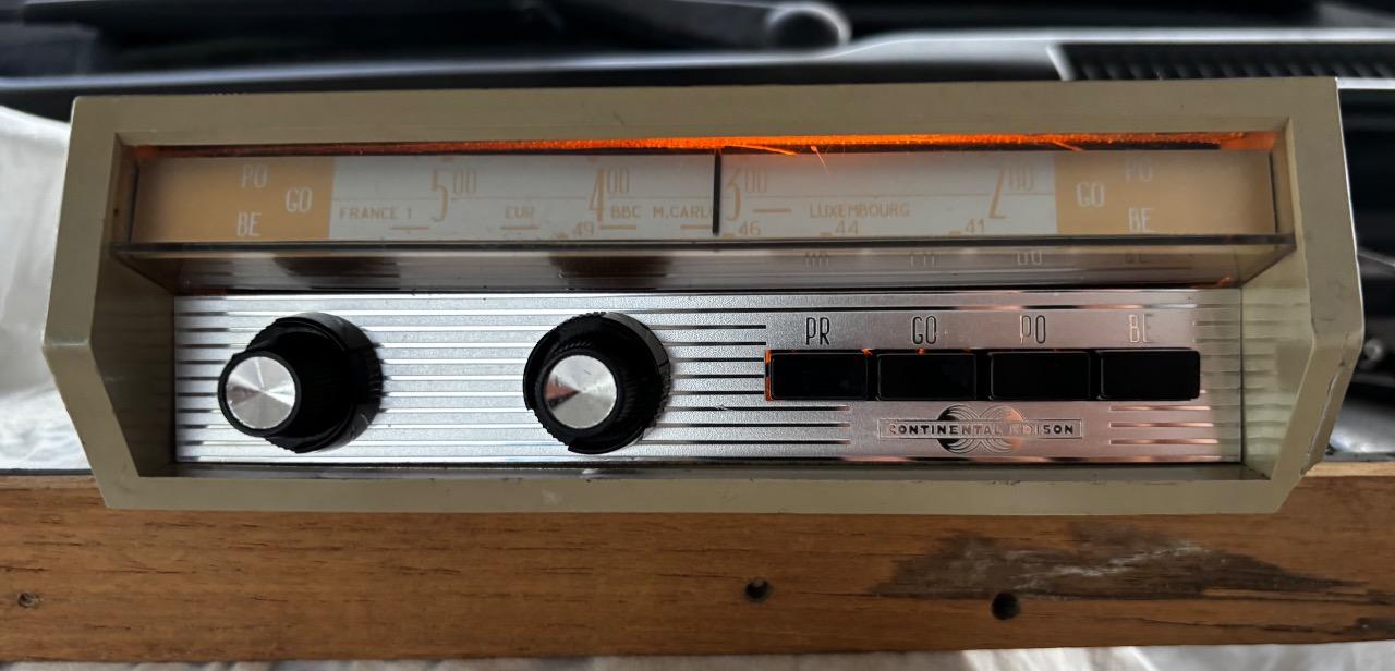 Autoradio CITROEN DS Continental Edison LesAnciennes.com