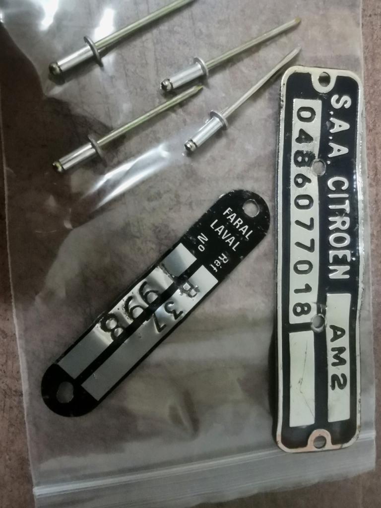 Plaquue moteur CITROEN Acadiane LesAnciennes.com