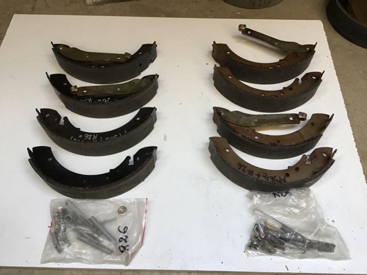 MÂCHOIRES DE FREINS PEUGEOT 504/505/TAGORA LesAnciennes.com