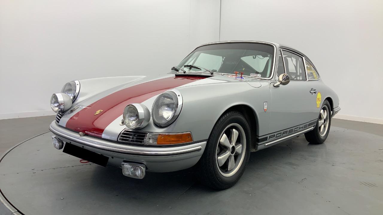 PORSCHE 911 2.0l Cup SWB - 1965 LesAnciennes.com