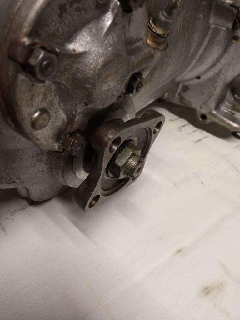 Boite de vitesse panhard C 3407 LesAnciennes.com