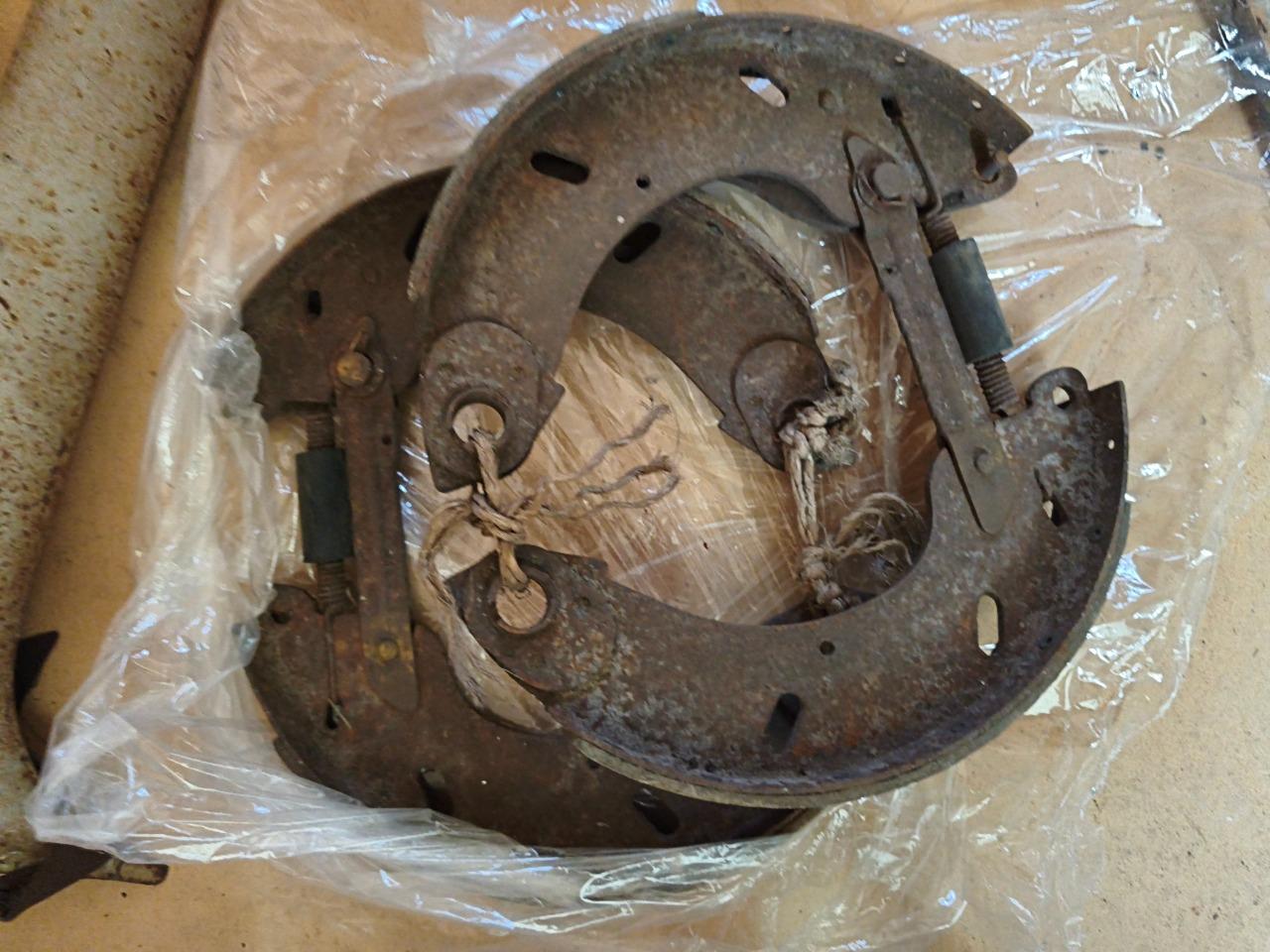 Machoires de frein CITROEN Traction 11 BL LesAnciennes.com