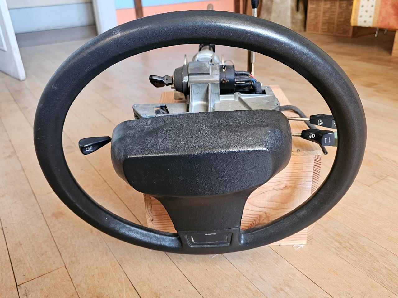 Volant et neiman CITROEN SM LesAnciennes.com