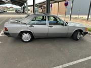 image_0-MERCEDES 190 E - 1990
