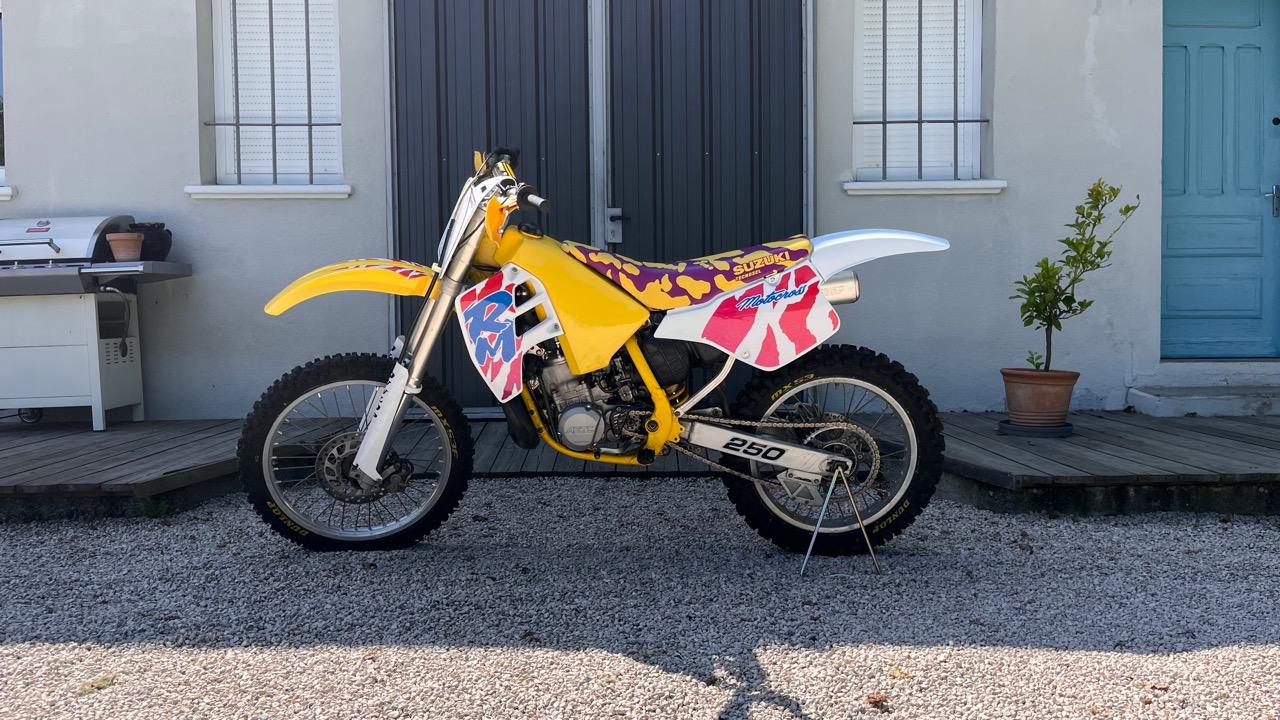 SUZUKI RM 250 - 1992 LesAnciennes.com