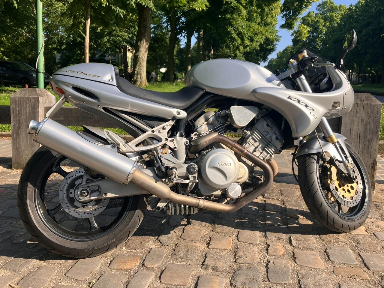 VOXAN CAFE RACER - 2000 LesAnciennes.com