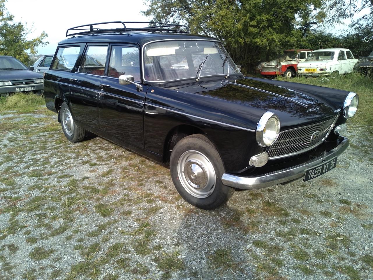 1965 Peugeot 404 Break LesAnciennes.com