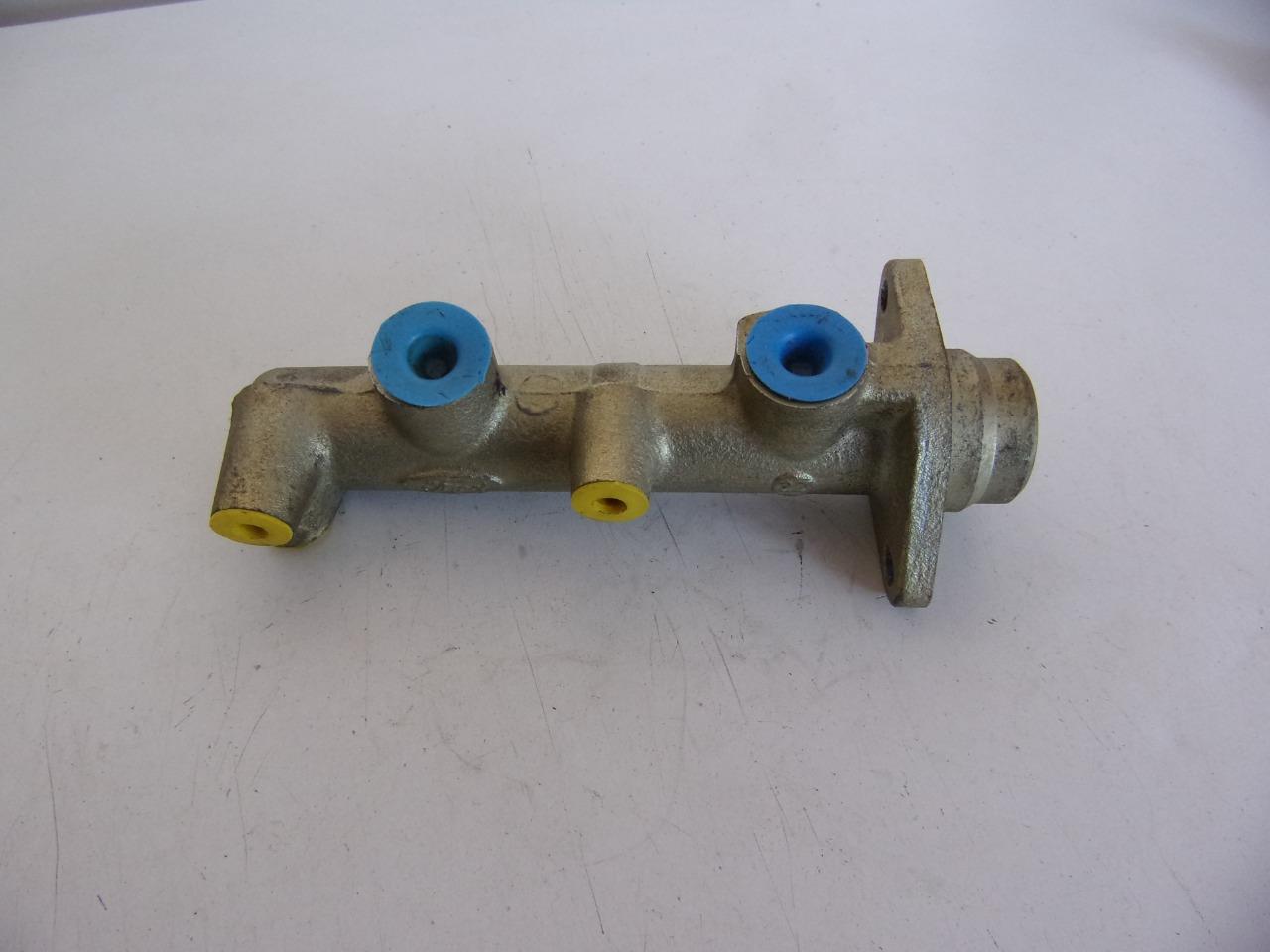 Maitre cylindre de frein FORD SIERRA MK2 LesAnciennes.com