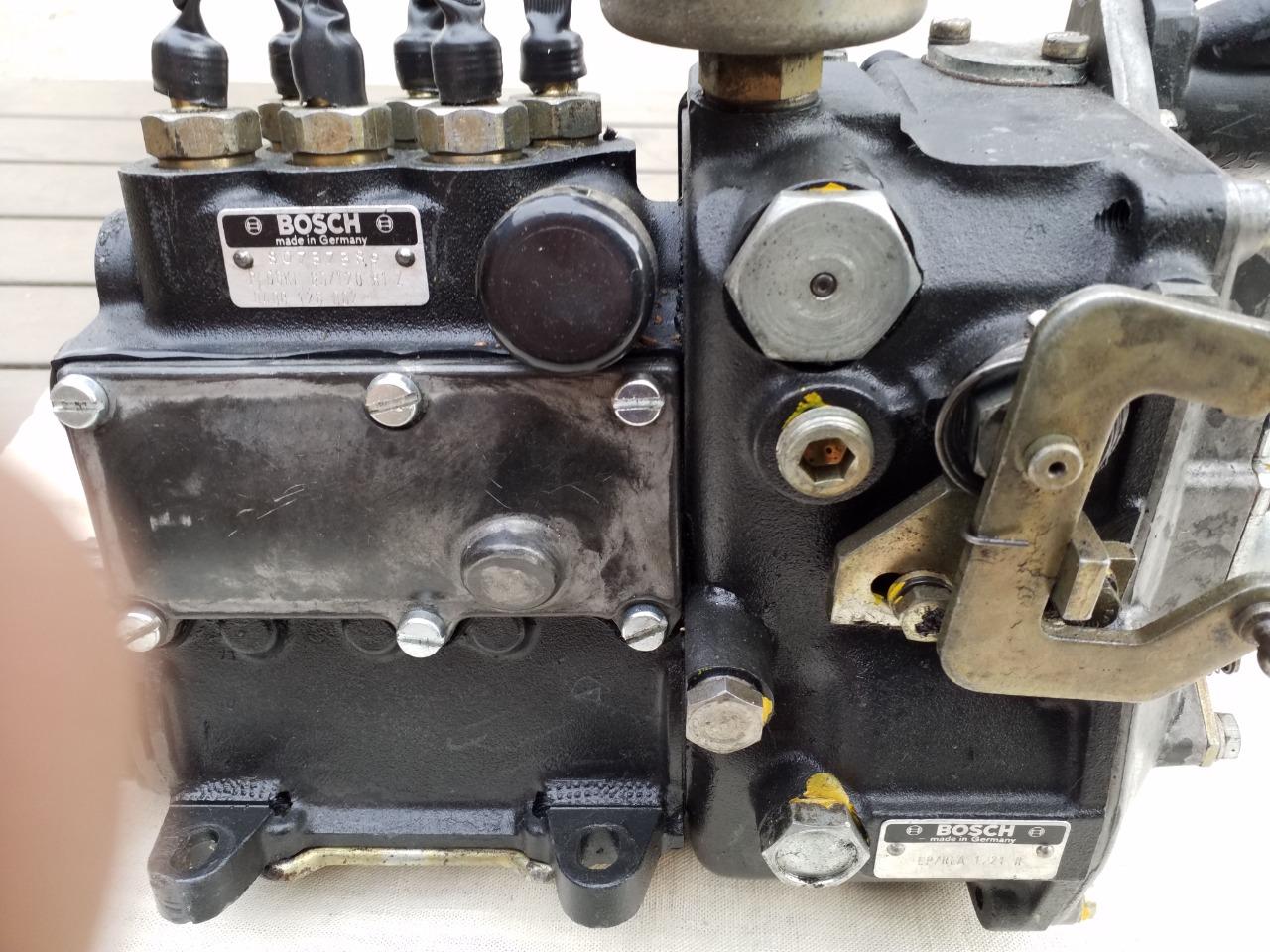 Pompe à injection de porsc 911 E 2L modèle 68 / 69 LesAnciennes.com