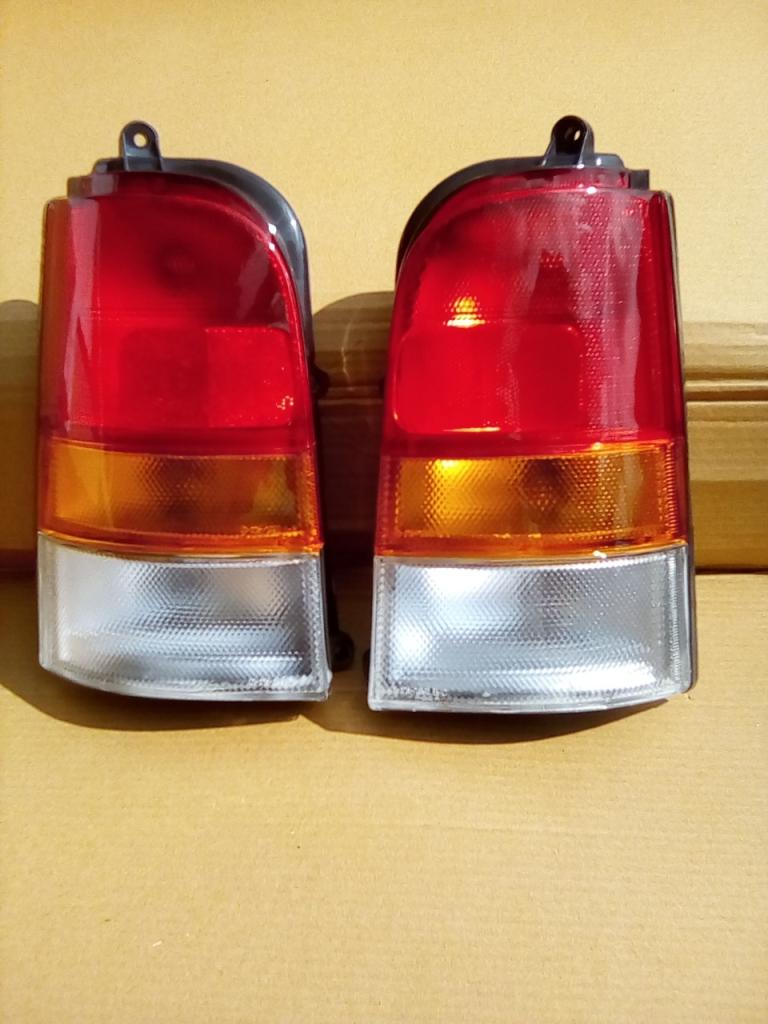 Feux Arrière NISSAN AD WAGON Y10 LesAnciennes.com