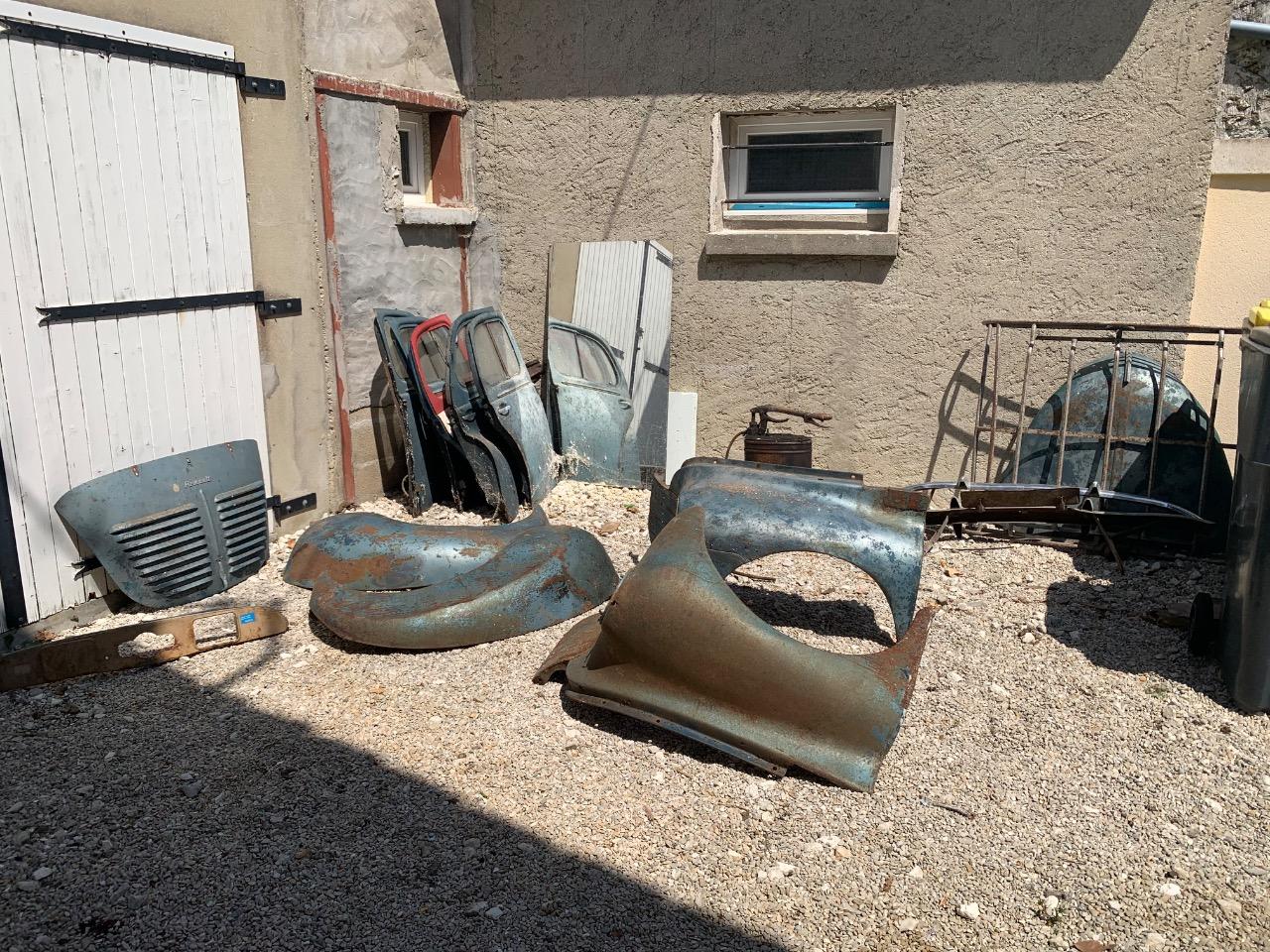 Lot de pièces RENAULT 4CV LesAnciennes.com
