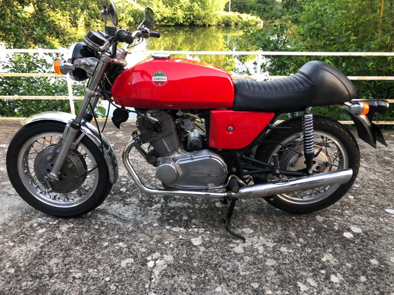 LAVERDA 750 SF S F - 1971 LesAnciennes.com