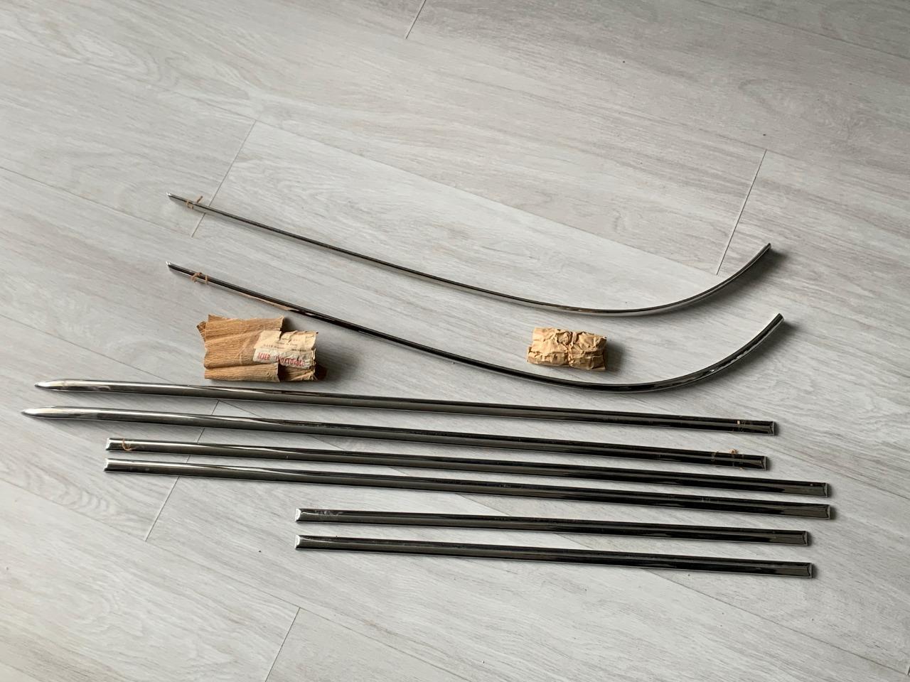 Baguettes latérales GH pour Renault 3, R4 Super LesAnciennes.com