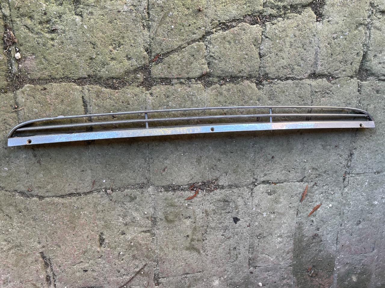 Chrome MERCEDES 220 SEB W111 LesAnciennes.com