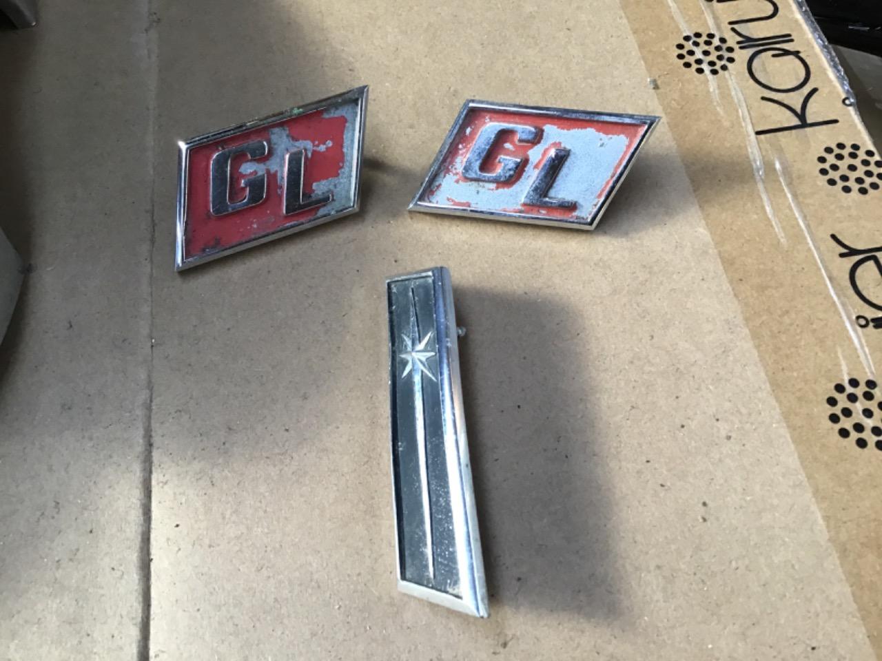 LOGO SIMCA 1000 LesAnciennes.com