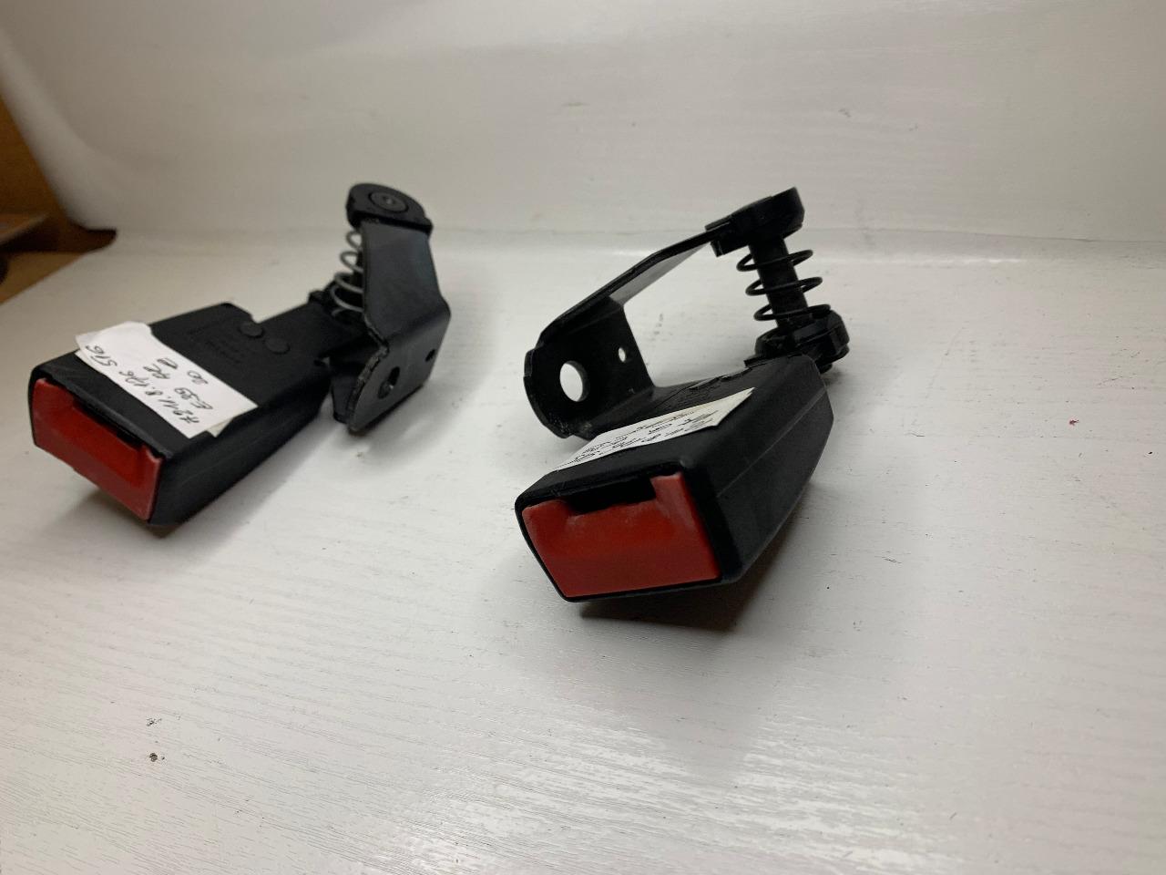 Attache ceinture AR- BMW E 39 LesAnciennes.com