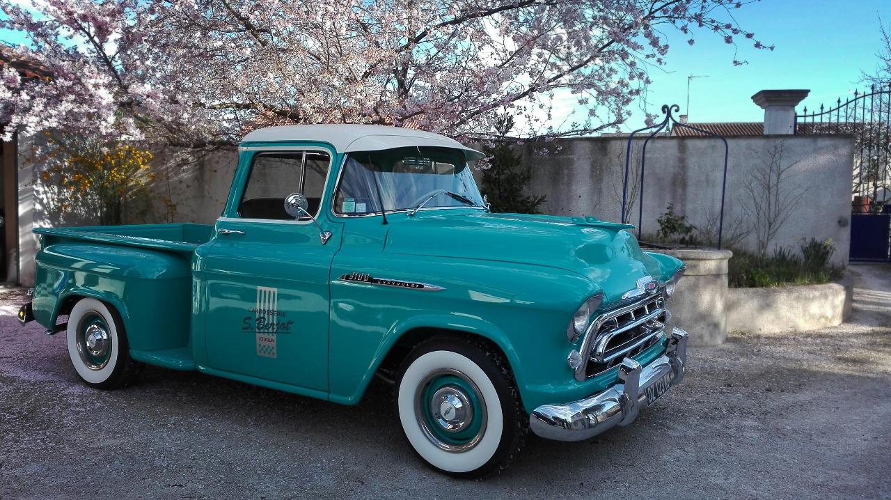 CHEVROLET Chevy 3100 - 1957 LesAnciennes.com