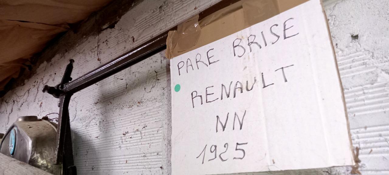 Montants pare brise RENAULT NN LesAnciennes.com