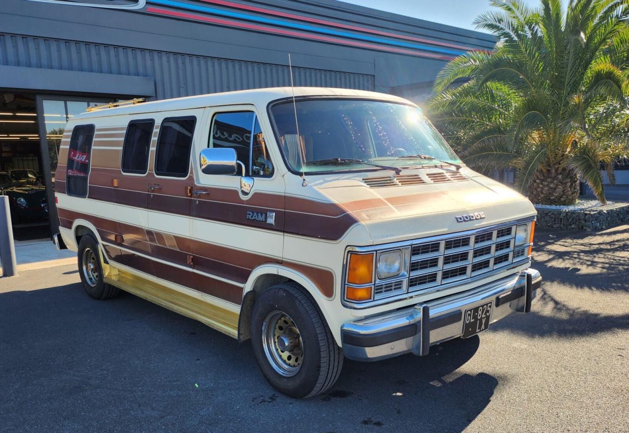 DODGE B250 1988 Prix: 23.950€ Origine : Etat-unis  LesAnciennes.com