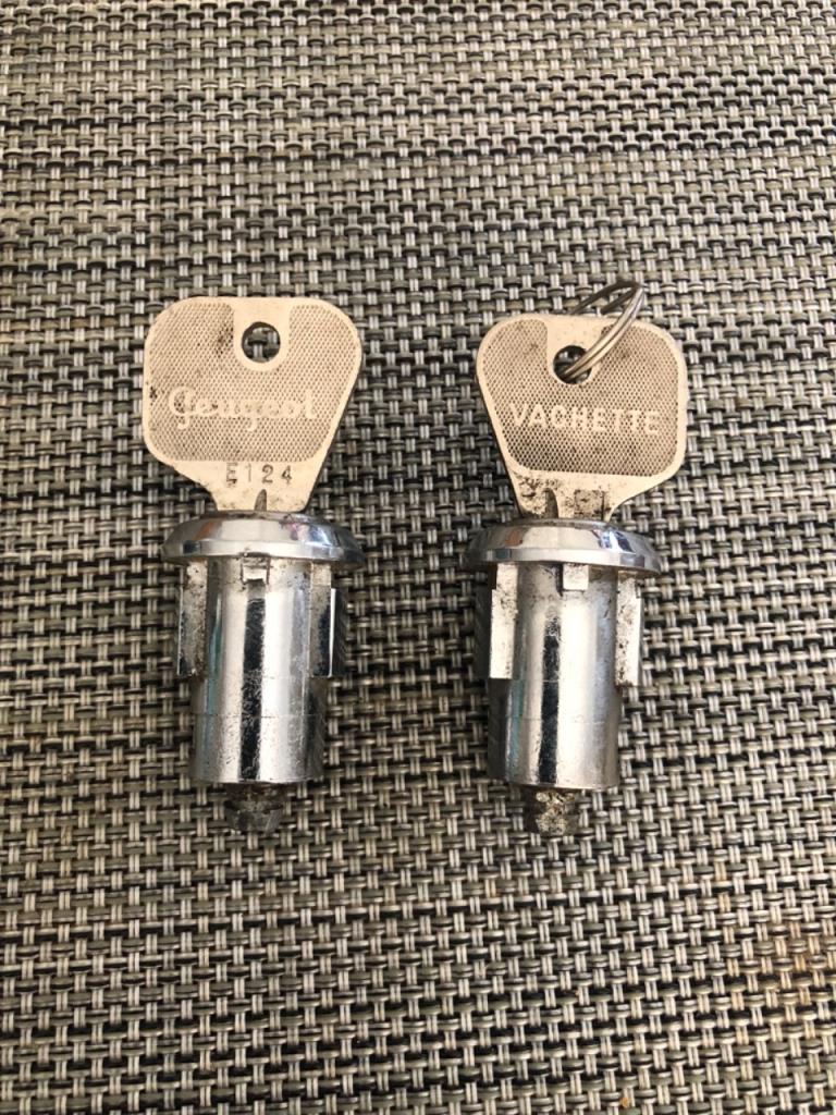 Barillets PEUGEOT 204 304 404 504 LesAnciennes.com