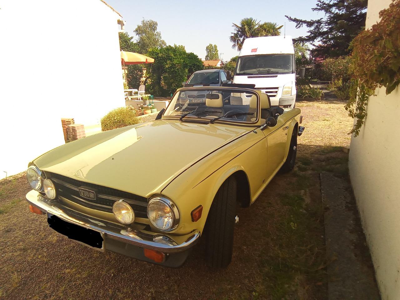 TRIUMPH TR6 convertible - 1976 LesAnciennes.com