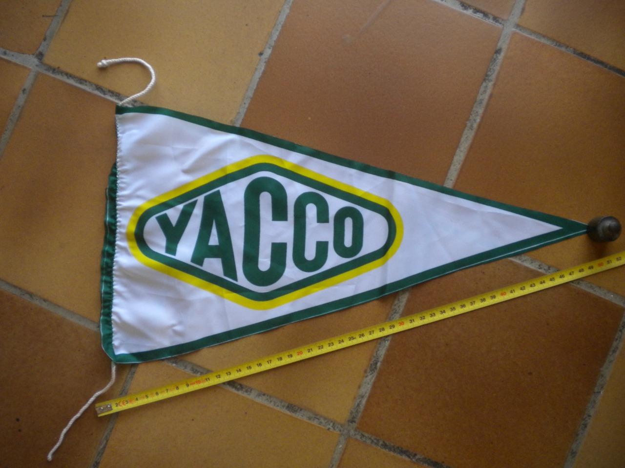 Fanion , drapeau YACCO huile , garage , voiture LesAnciennes.com