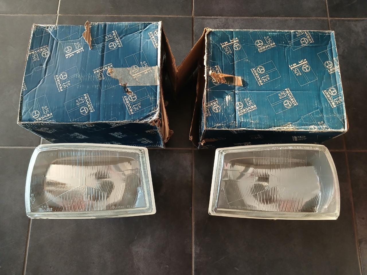 Phares MARCHAL code européen PEUGEOT 504 LesAnciennes.com