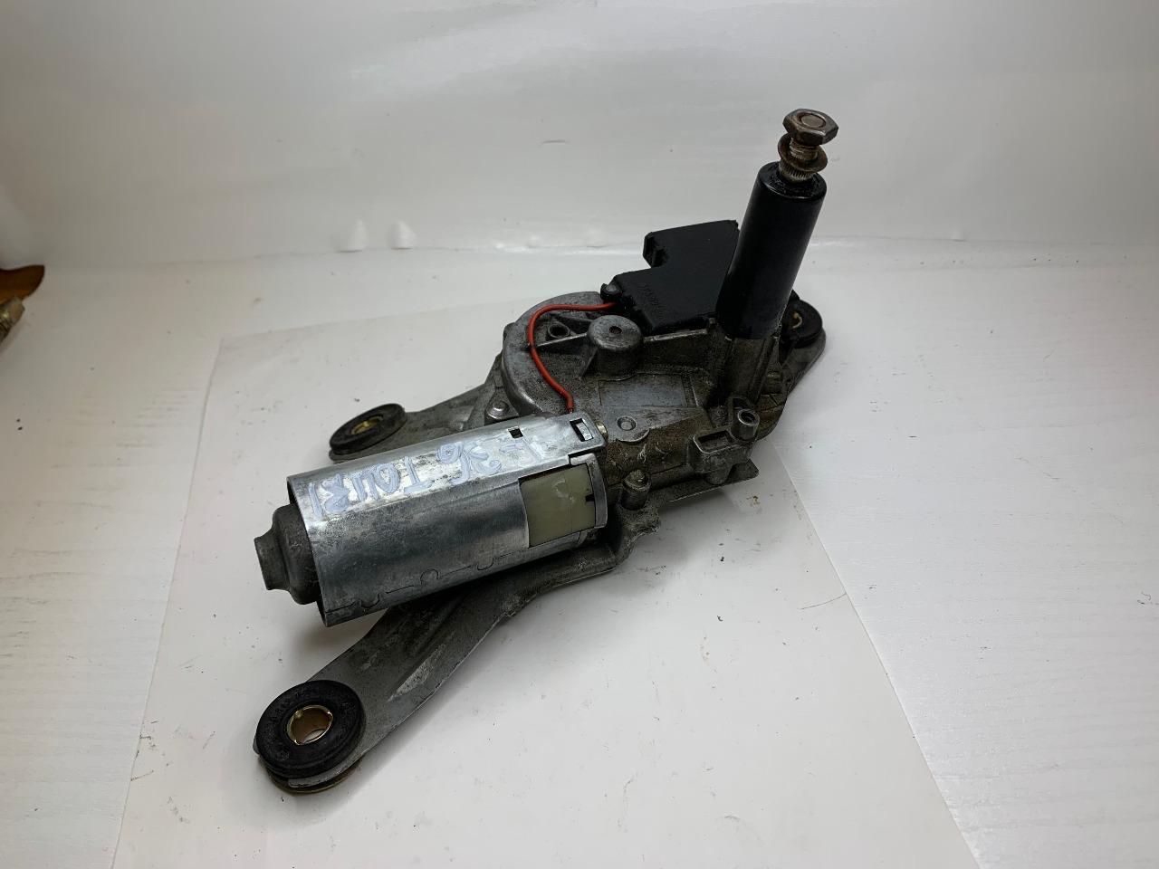 Moteur d'essuie-glace lunette AR.BMW E 36 TURING LesAnciennes.com