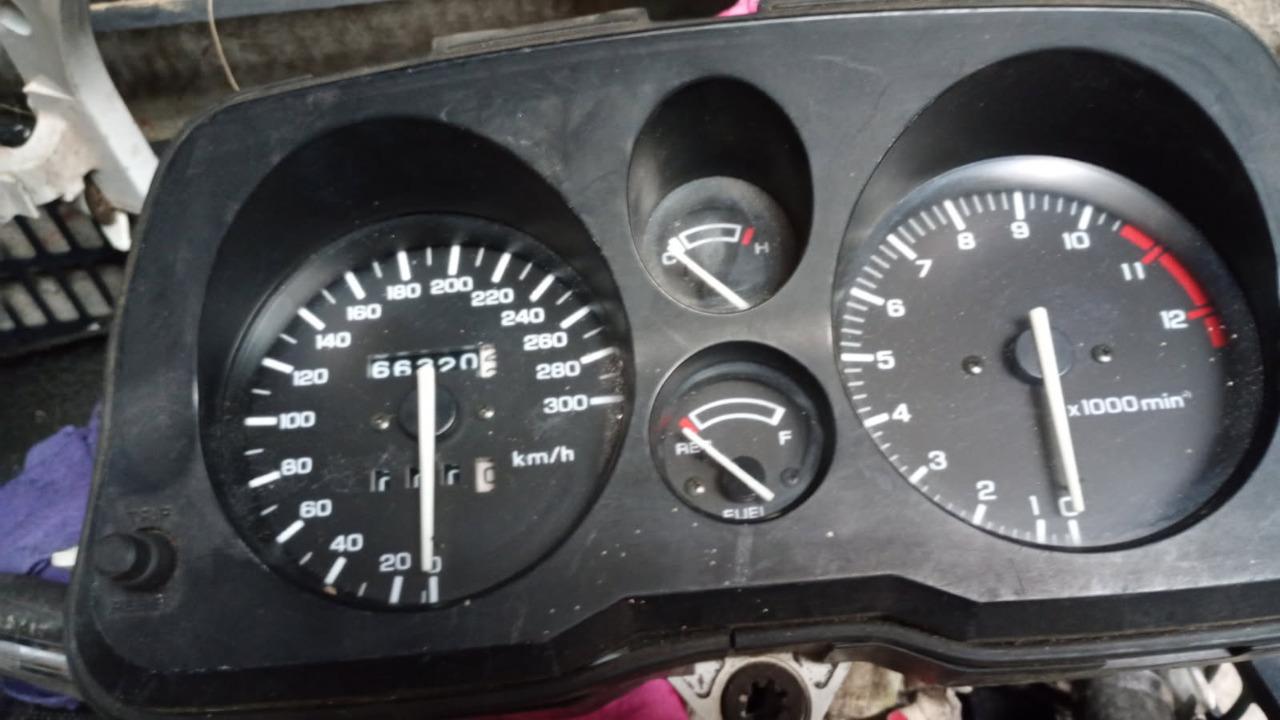 COMPTEUR KILOMETRIQUE pour HONDA CBR 1000 F 1990 LesAnciennes.com