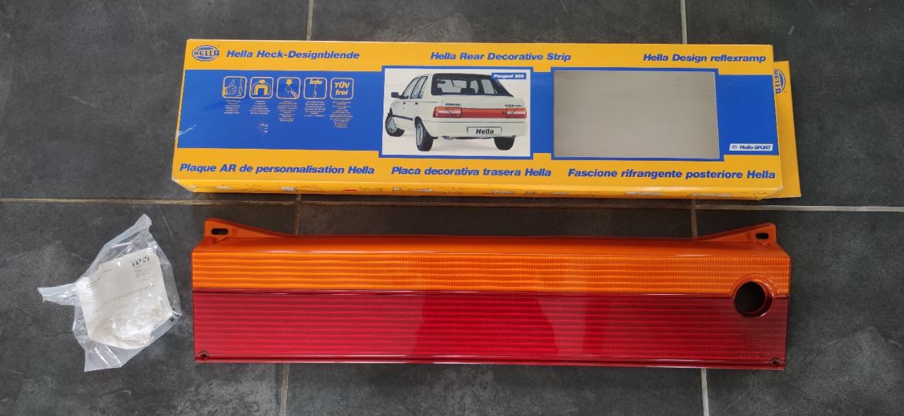 Plaque décorative neuve HELLA PEUGEOT 309 LesAnciennes.com