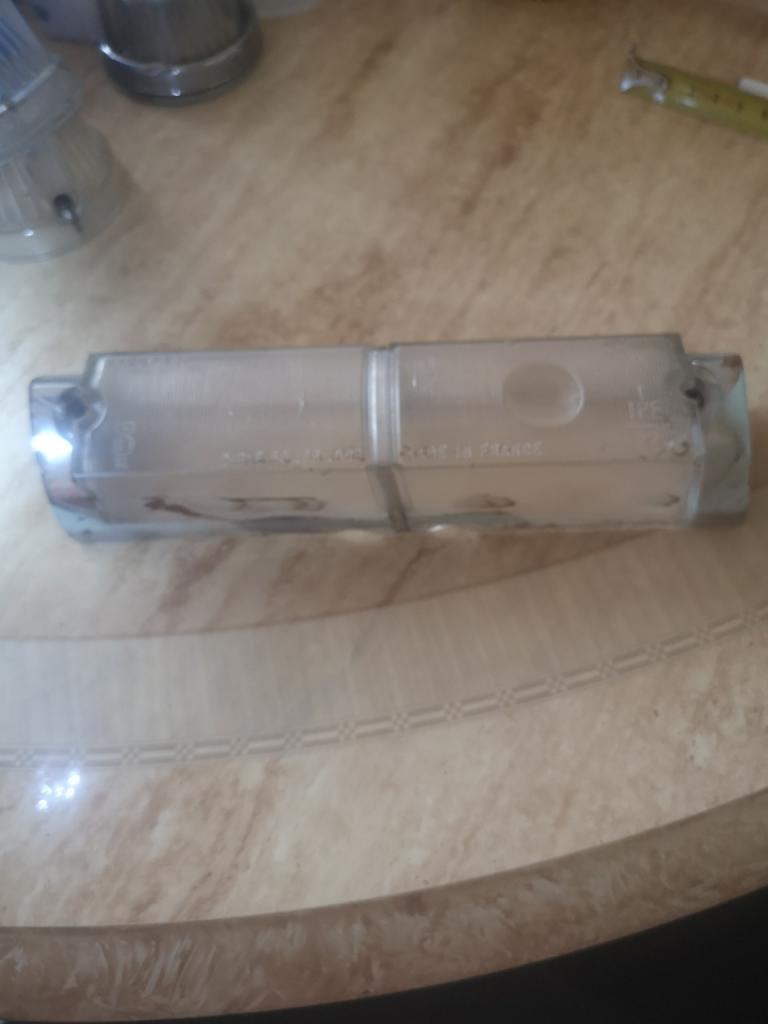 Pièces SIMCA 1100 cabochon avant LesAnciennes.com