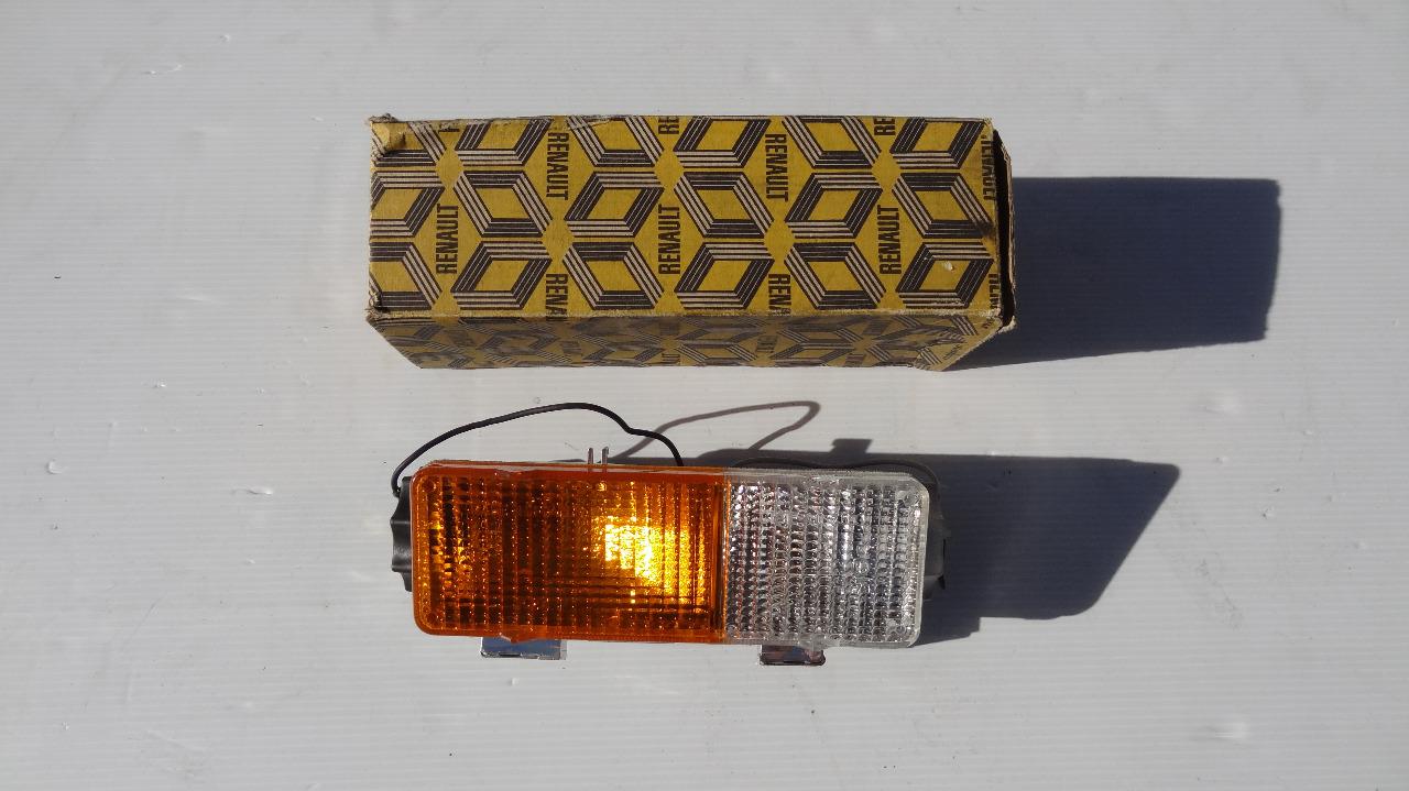 Feu clignotant RENAULT 12 (R12) LesAnciennes.com
