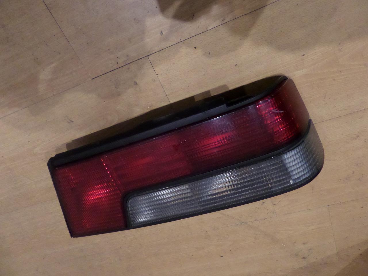 Feu PEUGEOT 405 break LesAnciennes.com