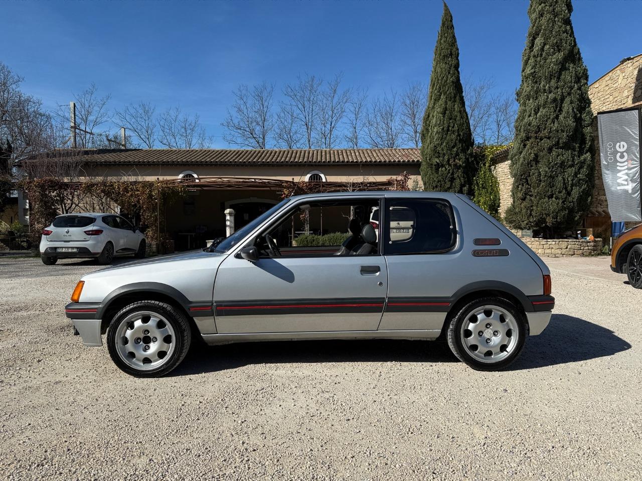 PEUGEOT 205 GTI 1.9L - 1987 LesAnciennes.com