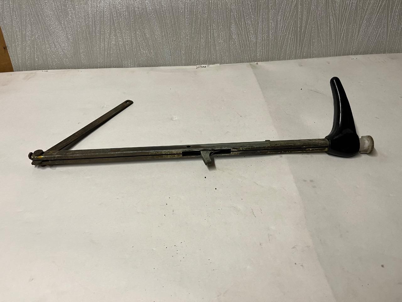 Levier de frein à main pour Citroën 2CV 4. LesAnciennes.com
