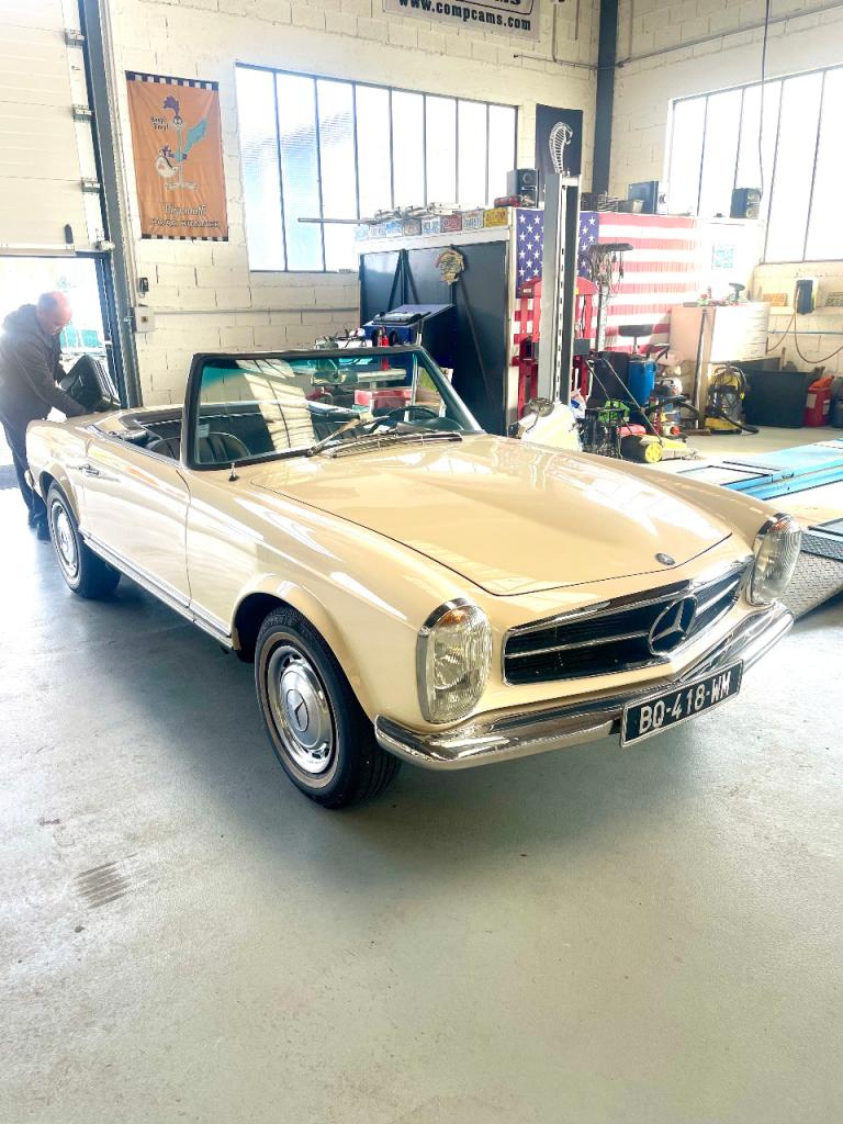 MERCEDES 230 SL Pagode - 1964 LesAnciennes.com