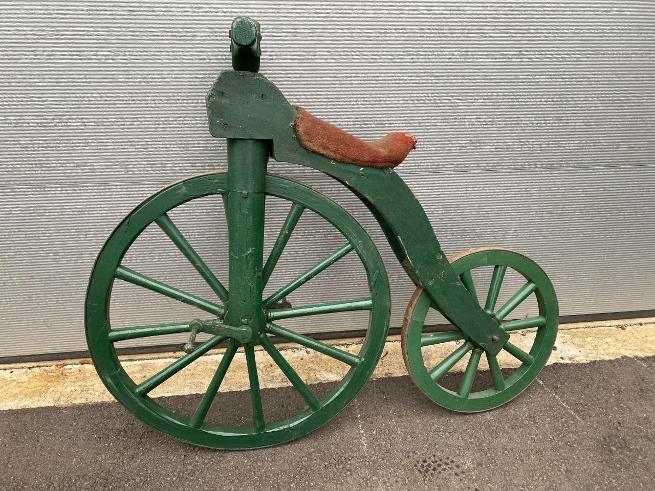 VÉLO ANCIEN pour cirque LesAnciennes.com