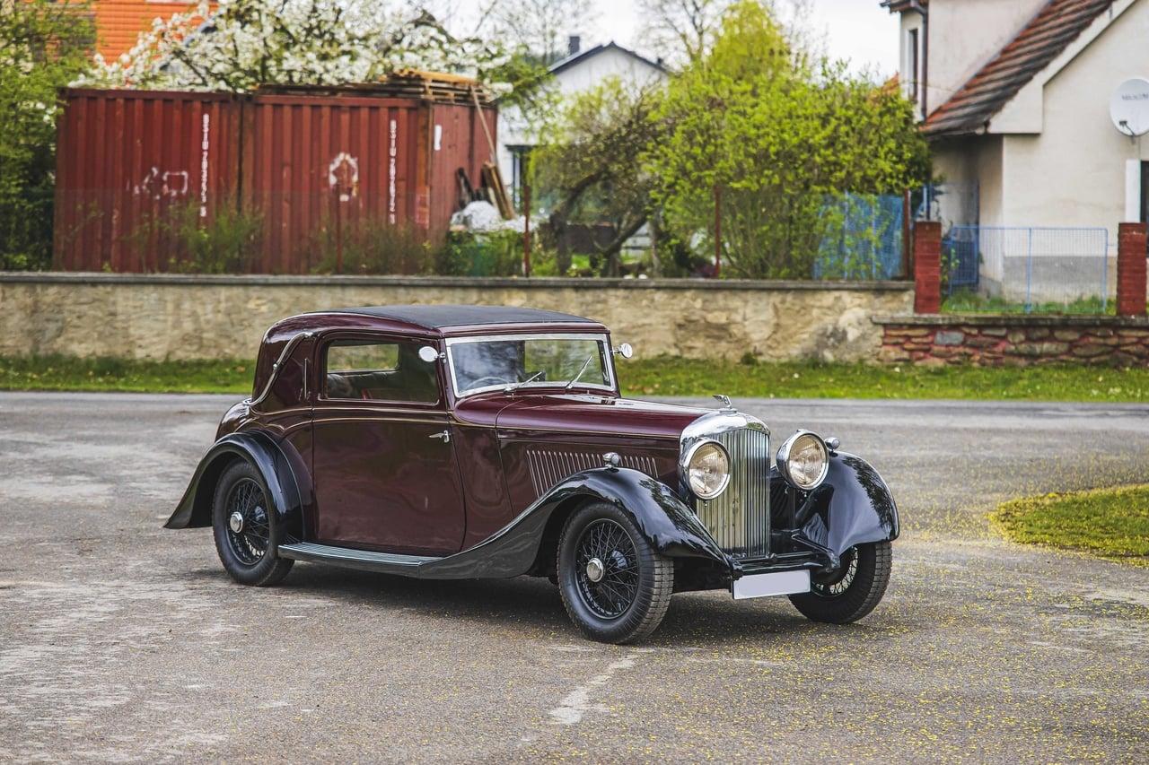 1934 Bentley 3½ Litre Hooper Fixed Head Coupé LesAnciennes.com