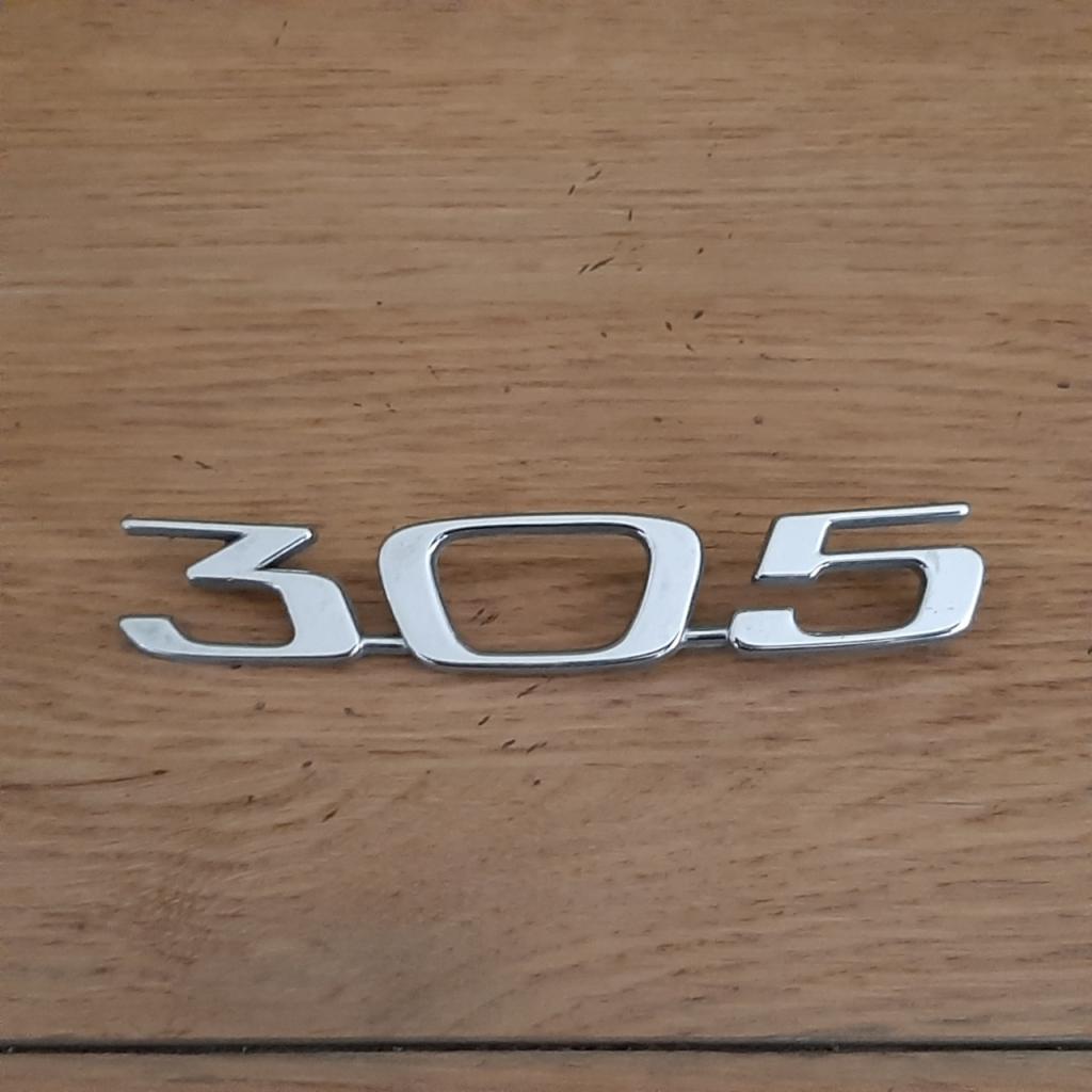 Monograme PEUGEOT 305 LesAnciennes.com