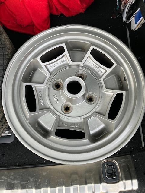 Jante ALFA ROMEO 2000 Bertone LesAnciennes.com