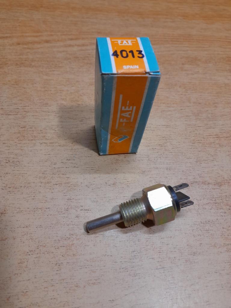 Contacteur feux de recul Simca 1100-1307-1308-1309 LesAnciennes.com