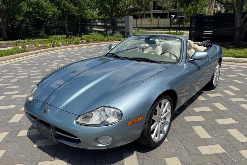 JAGUAR JAGUAR XK8 4.2L Cab XK8 CABRIOLET - 2004 LesAnciennes.com